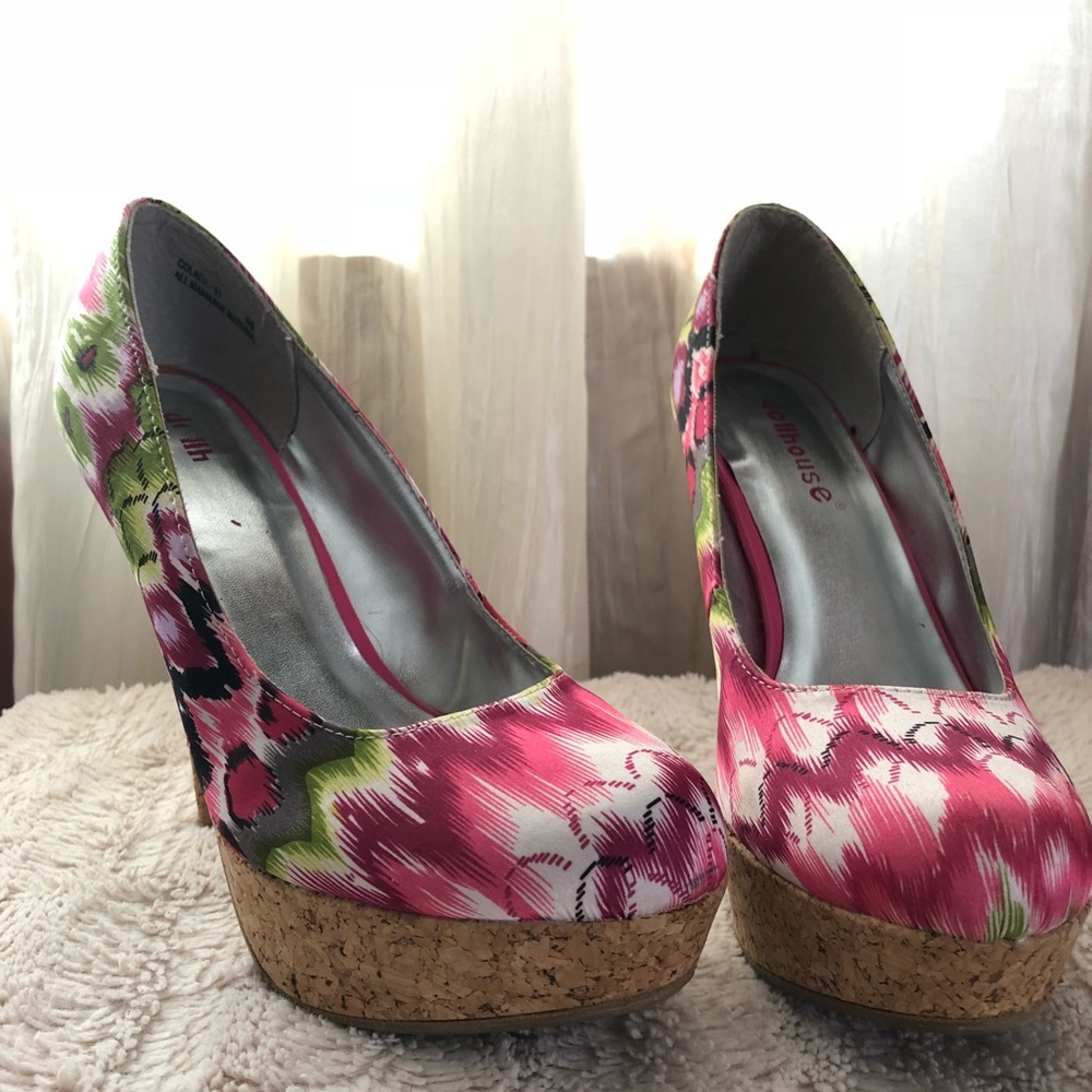 Multicolor cork heels in an 8.5 by Dollhouse